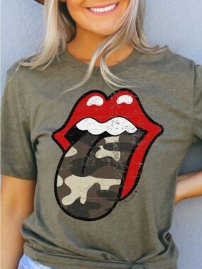 Women’s Olive Green Short Sleeve Graphic Tee CAMO ROCK 'N' ROLL Design-Unisex XL